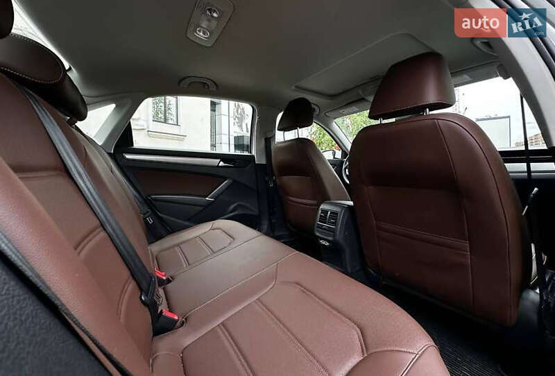 Volkswagen Passat 2021