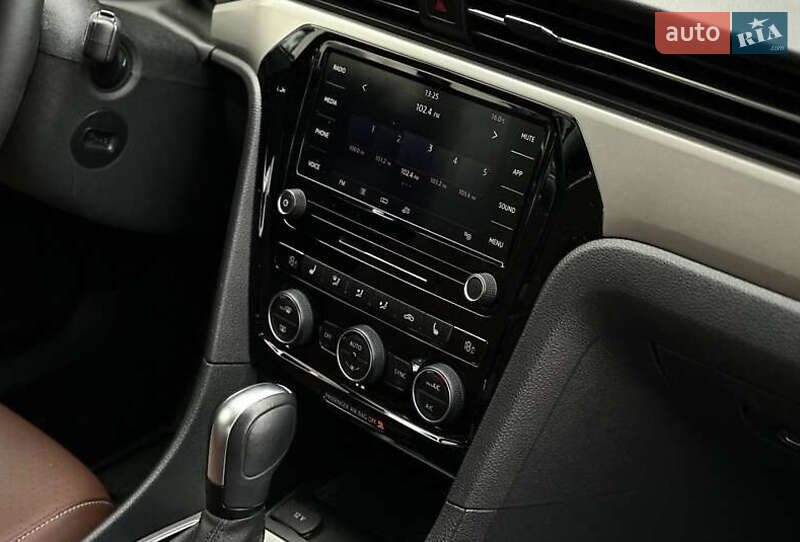 Volkswagen Passat 2021