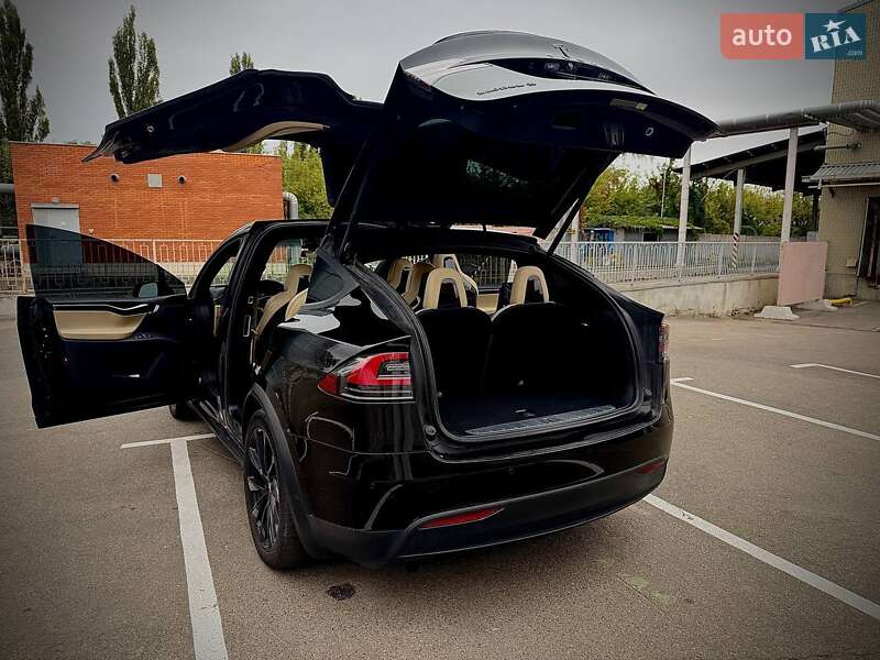 Tesla Model X 2016