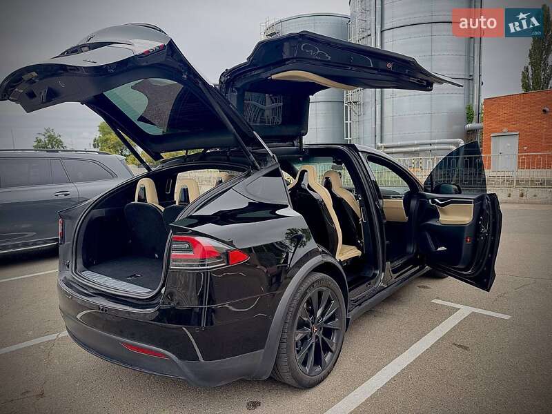 Tesla Model X 2016