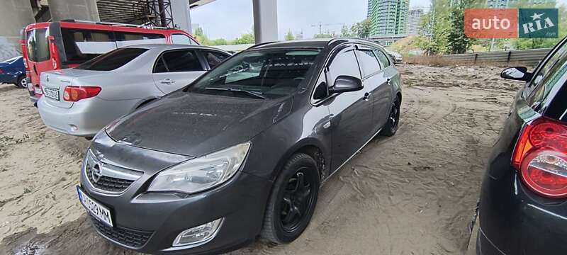 Opel Astra 2011