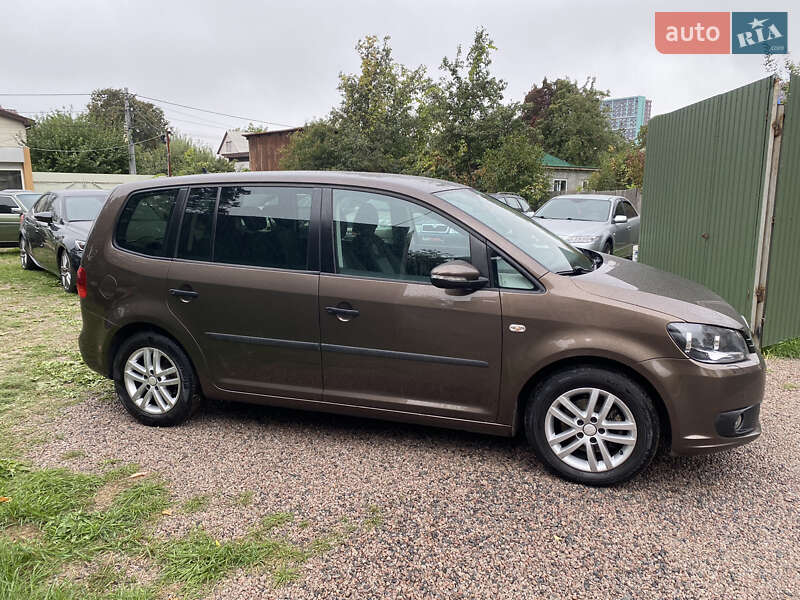 Volkswagen Touran 2011