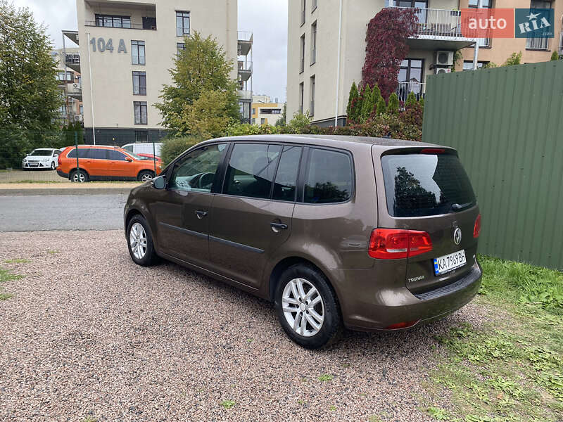 Volkswagen Touran 2011