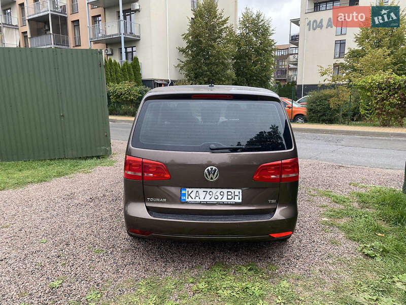 Volkswagen Touran 2011