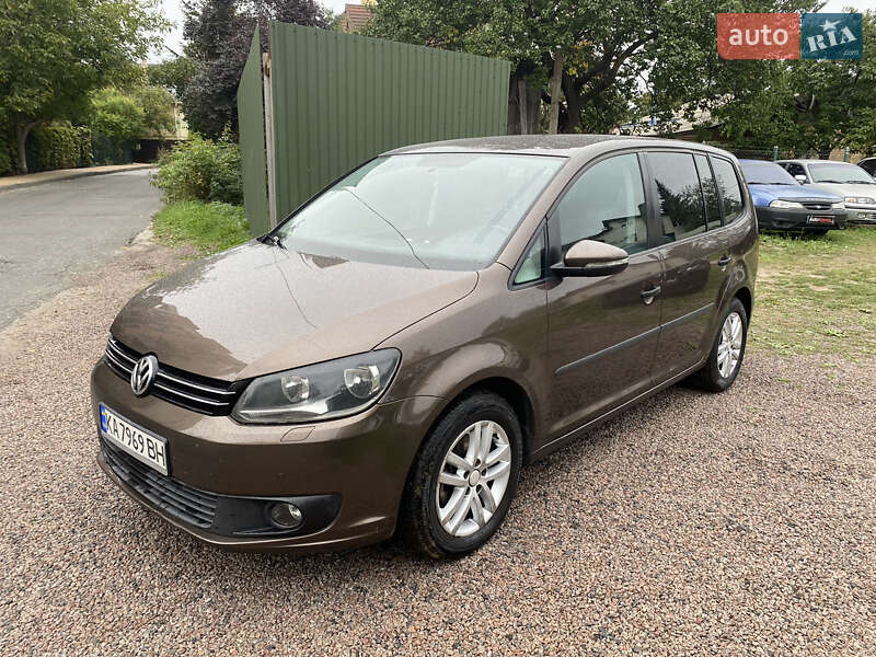 Volkswagen Touran 2011