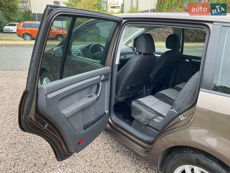 Volkswagen Touran 2011