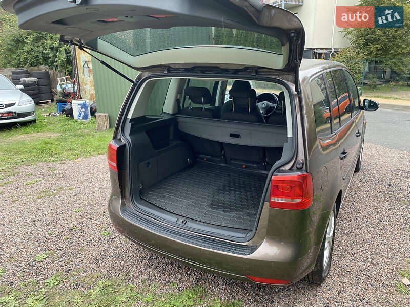 Volkswagen Touran 2011