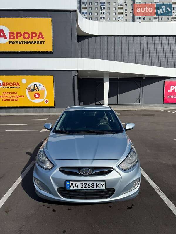 Hyundai Accent 2012
