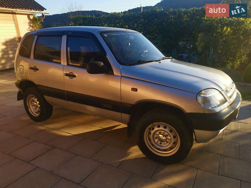 Chevrolet Niva 2008