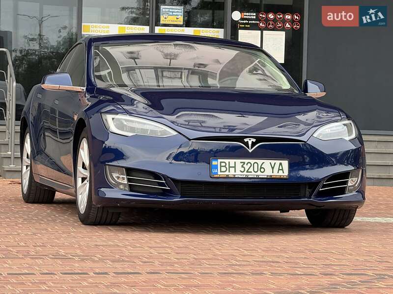 Tesla Model S 2016