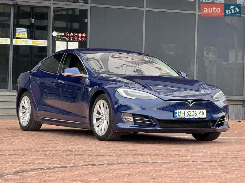 Tesla Model S 2016