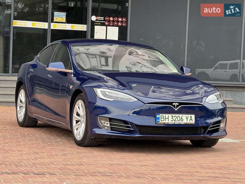 Tesla Model S 2016