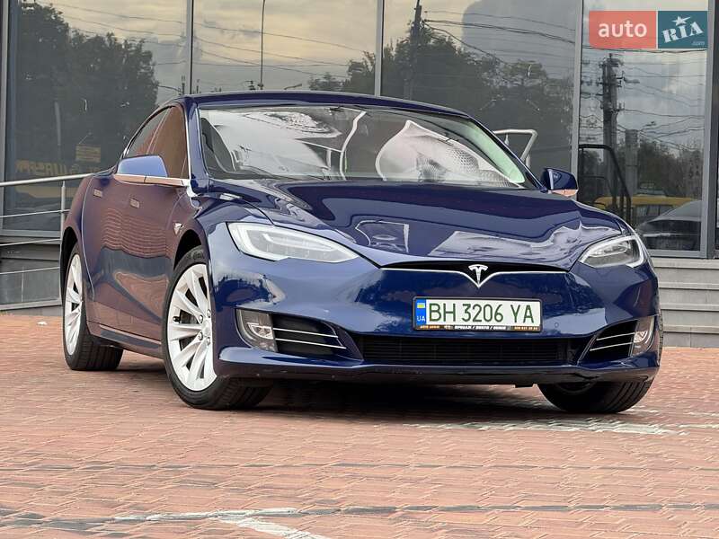 Tesla Model S 2016