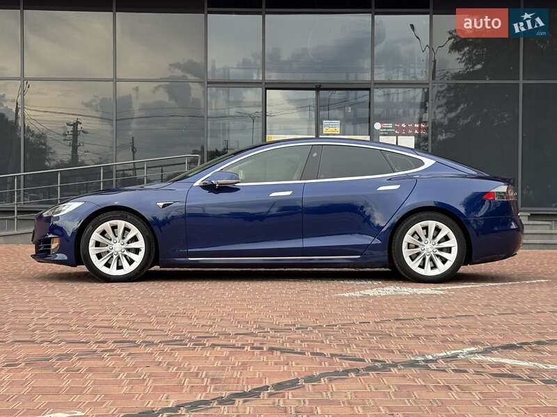 Tesla Model S 2016