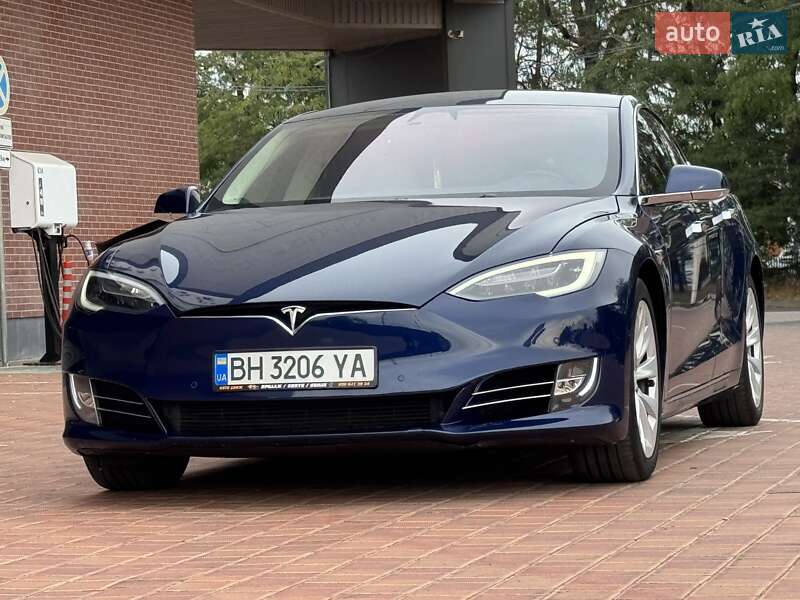Tesla Model S 2016