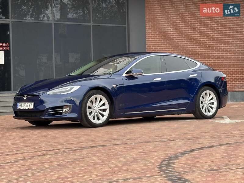 Tesla Model S 2016