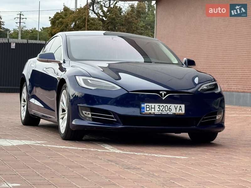 Tesla Model S 2016