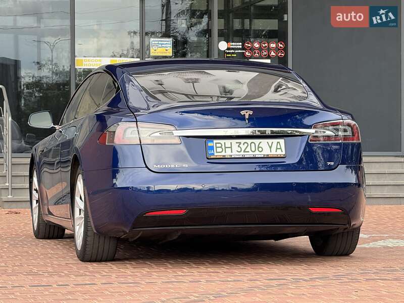 Tesla Model S 2016