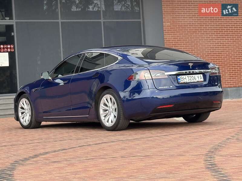 Tesla Model S 2016