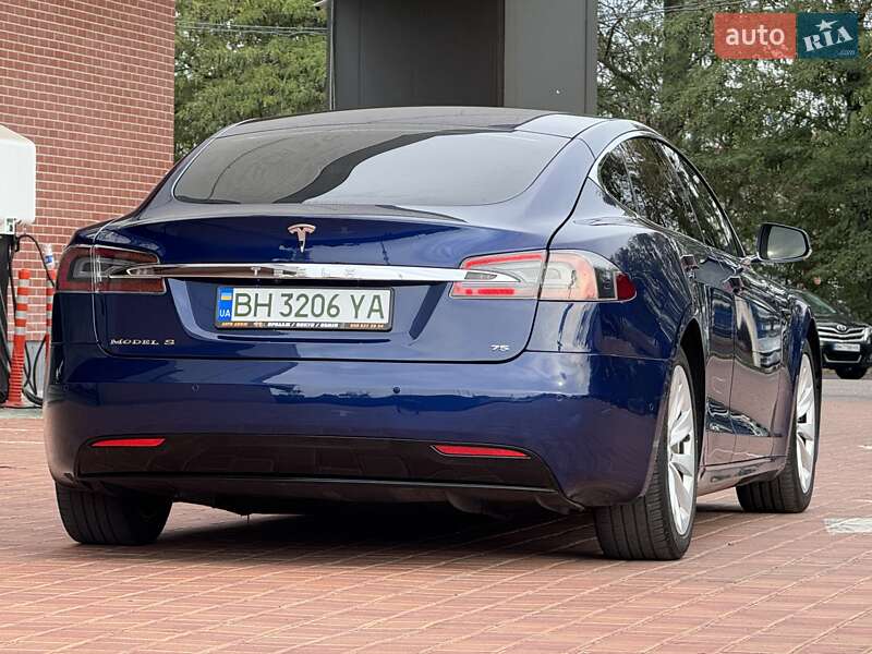 Tesla Model S 2016