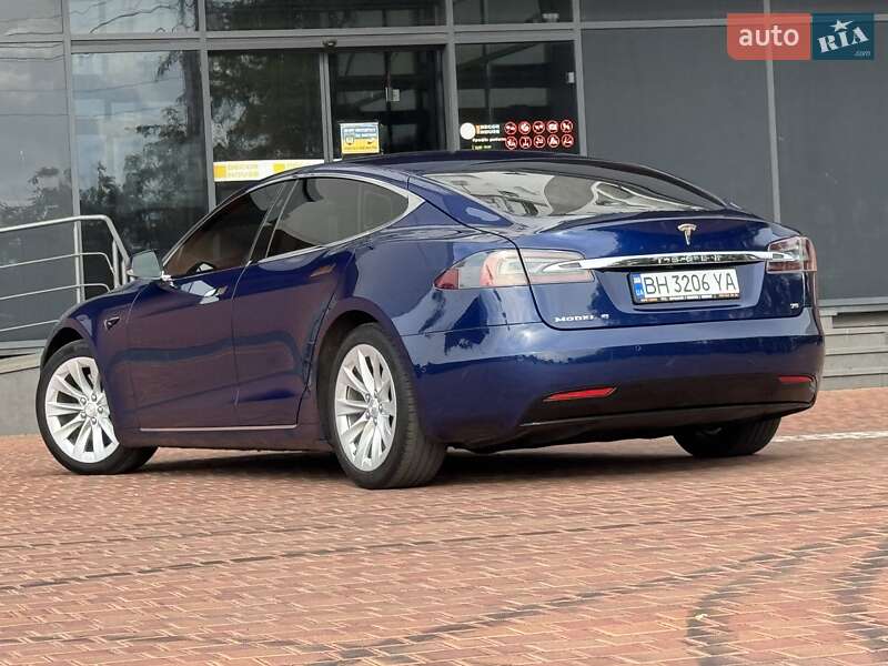 Tesla Model S 2016