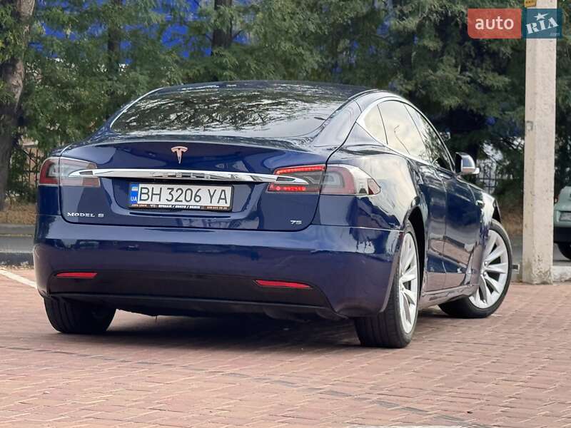 Tesla Model S 2016
