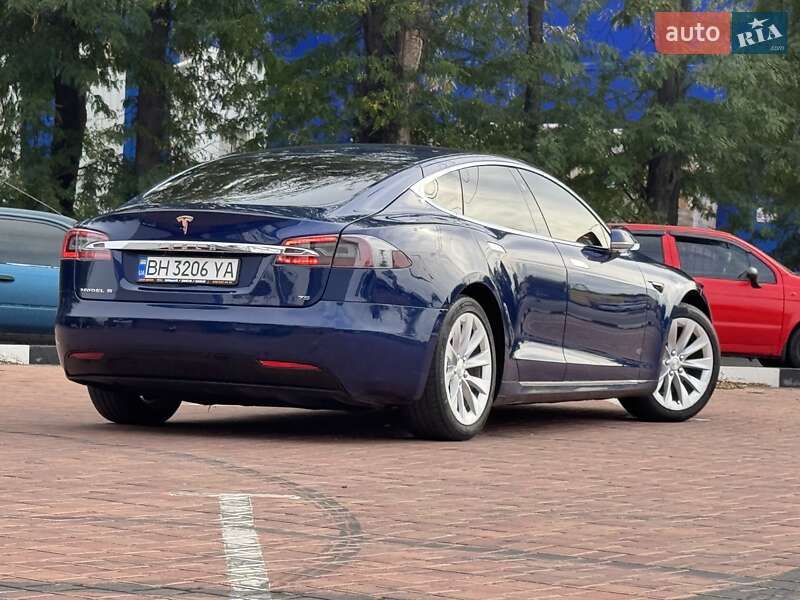Tesla Model S 2016