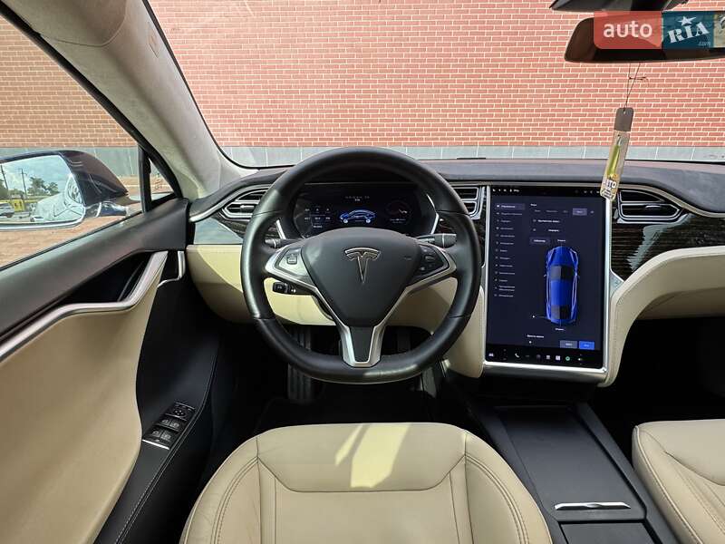 Tesla Model S 2016