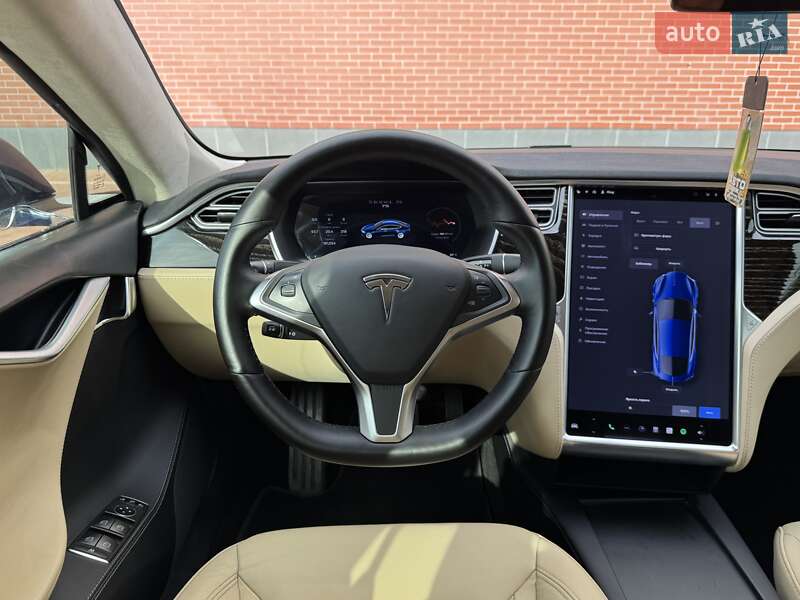 Tesla Model S 2016