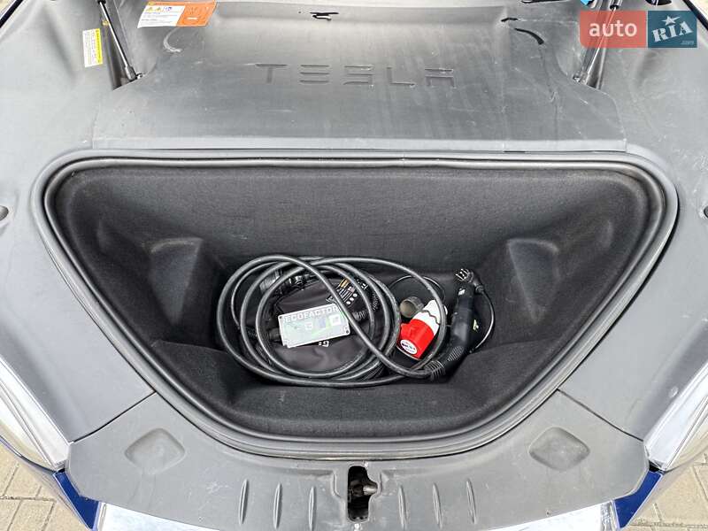 Tesla Model S 2016