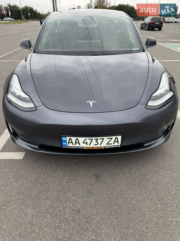 Tesla Model 3 2020