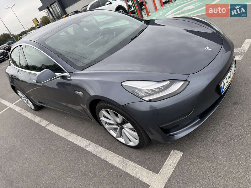 Tesla Model 3 2020