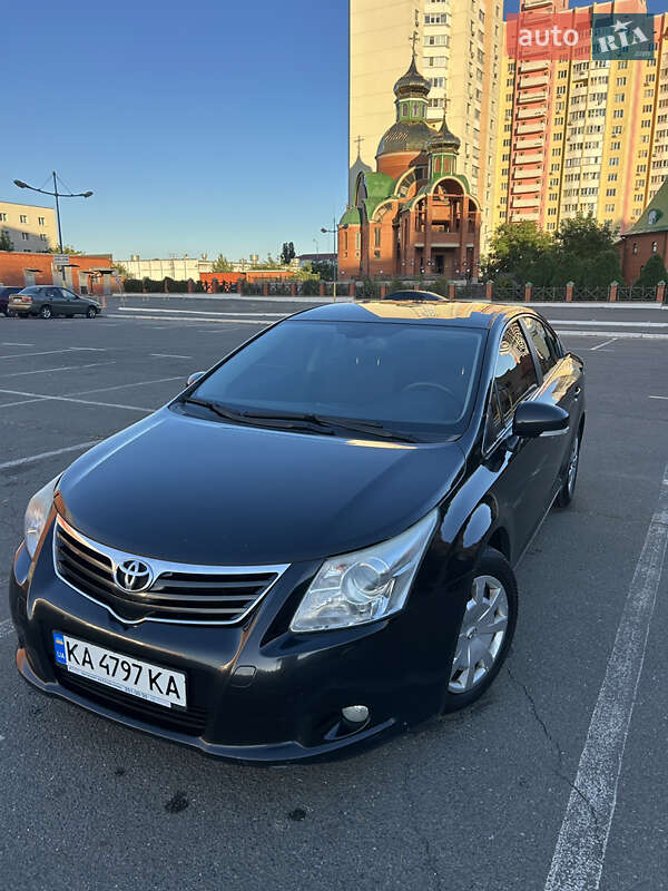Toyota Avensis 2010