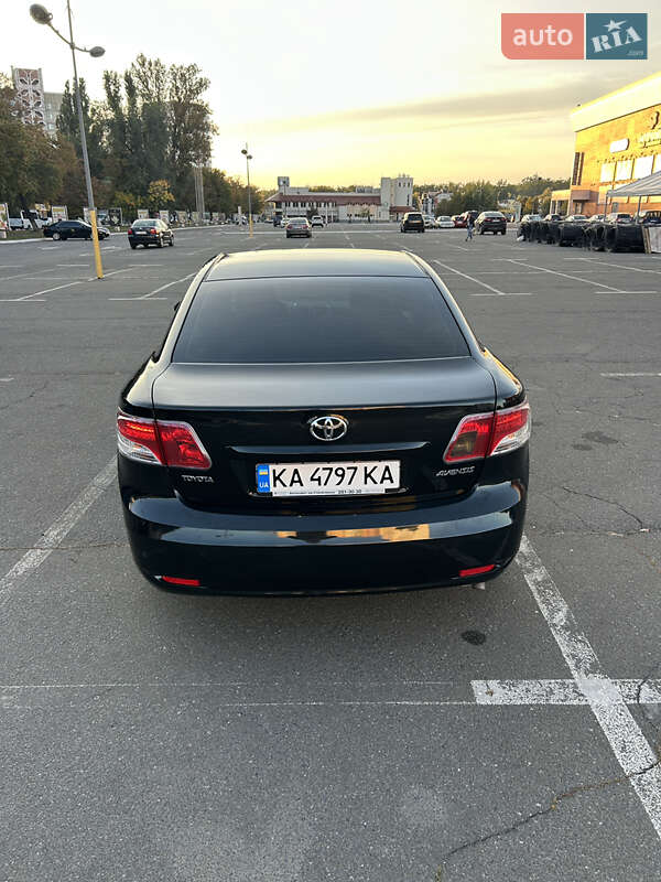 Toyota Avensis 2010