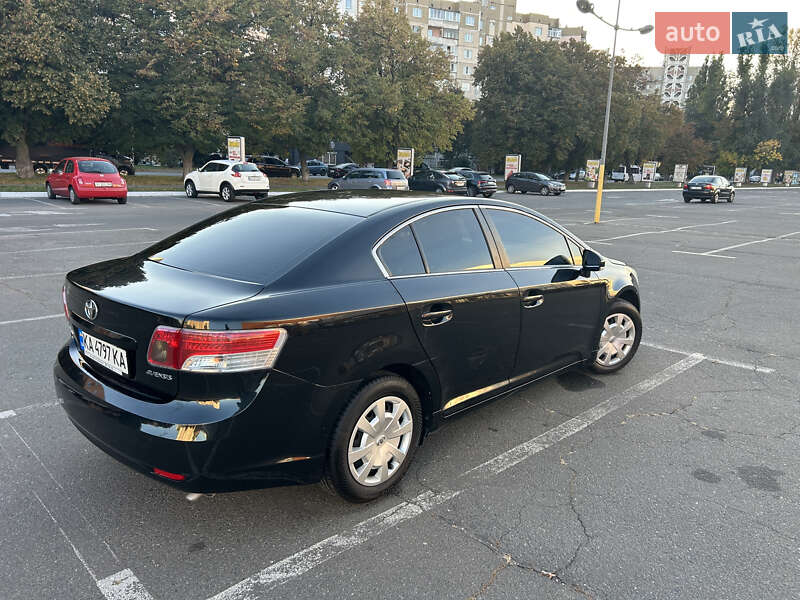 Toyota Avensis 2010