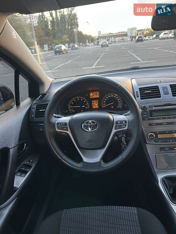 Toyota Avensis 2010