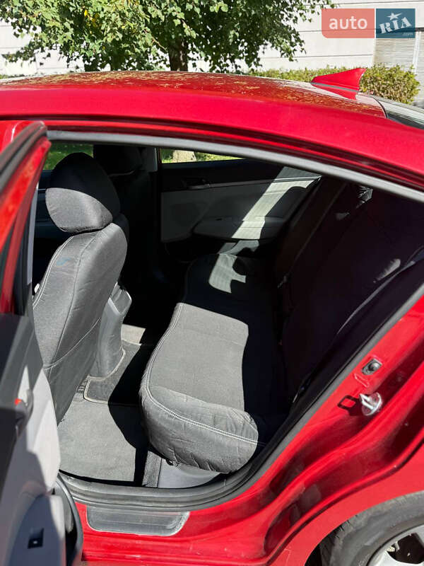 Hyundai Elantra 2016