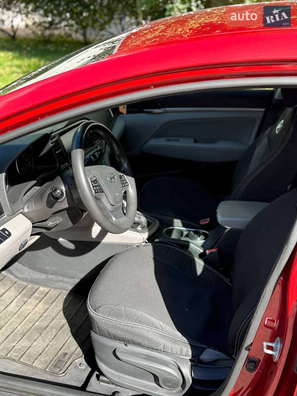 Hyundai Elantra 2016