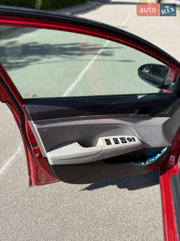 Hyundai Elantra 2016