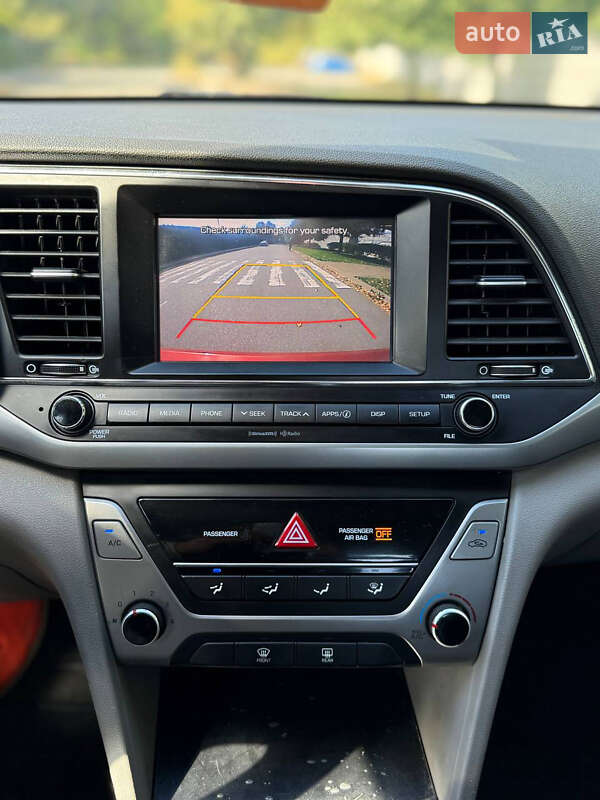 Hyundai Elantra 2016