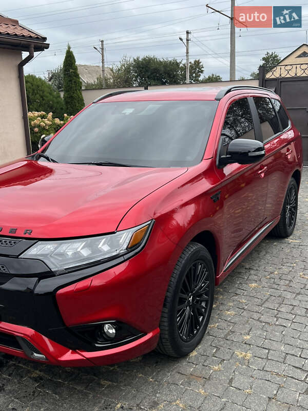 Mitsubishi Outlander 2021