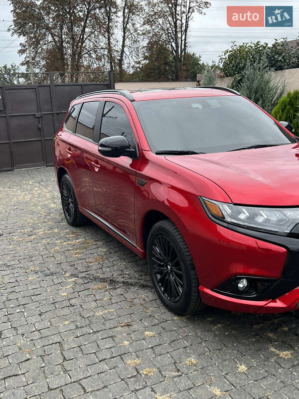 Mitsubishi Outlander 2021