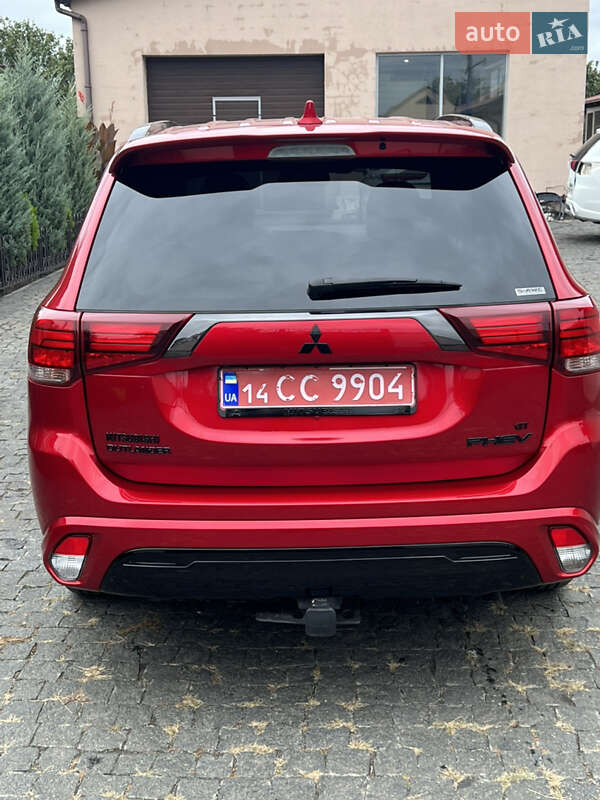 Mitsubishi Outlander 2021