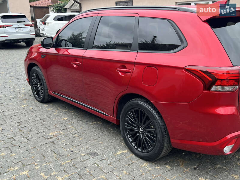 Mitsubishi Outlander 2021