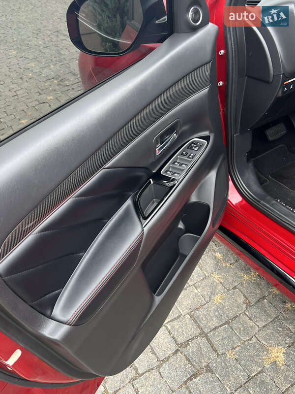 Mitsubishi Outlander 2021