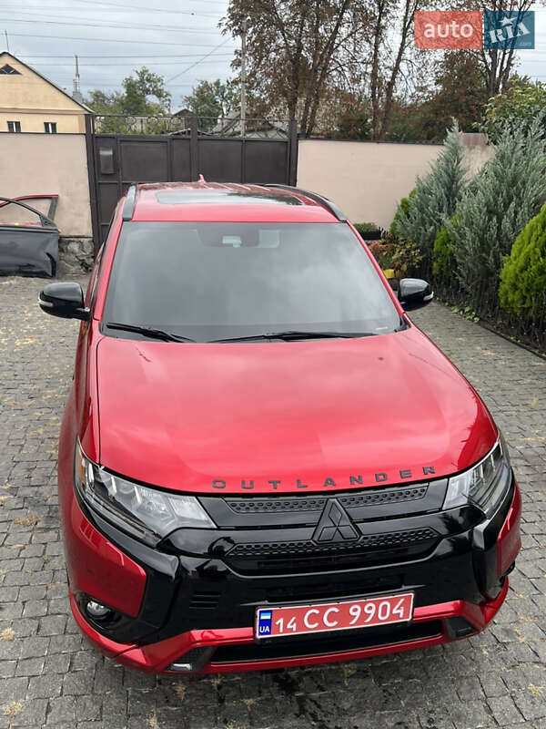 Mitsubishi Outlander 2021