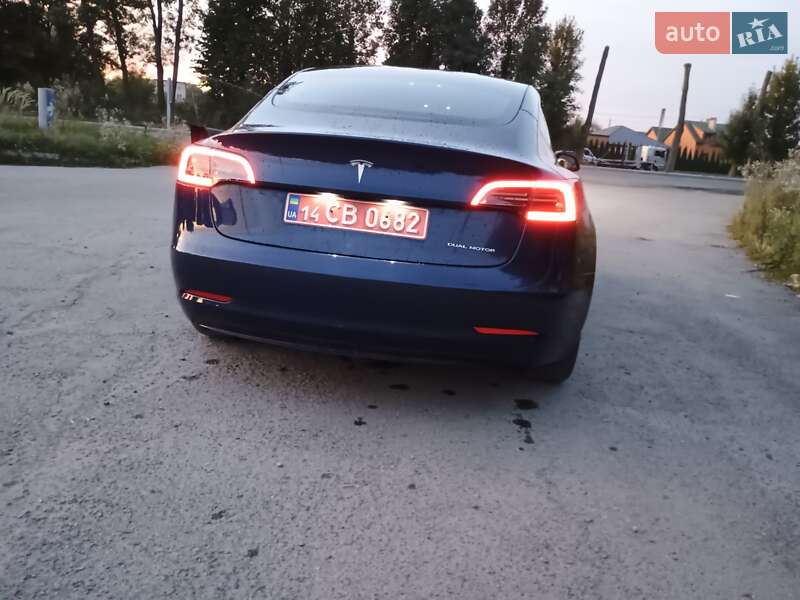 Tesla Model 3 2022