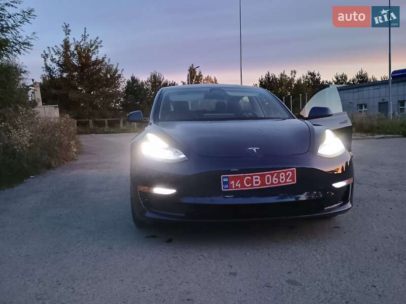 Tesla Model 3 2022