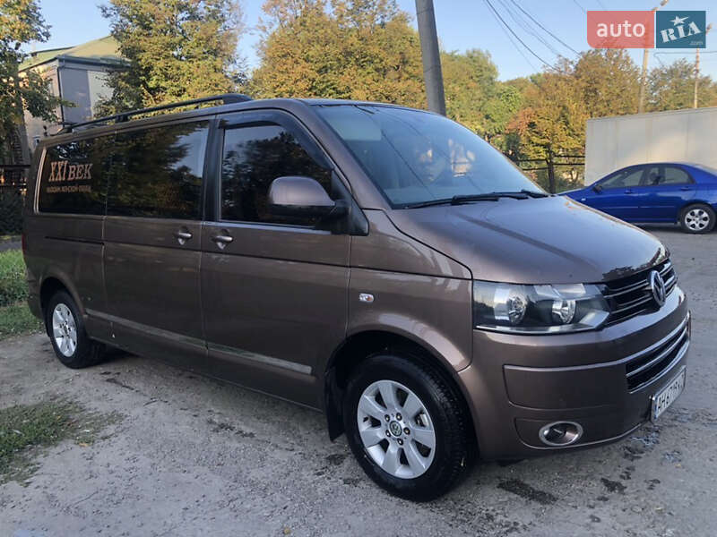 Volkswagen Caravelle 2013