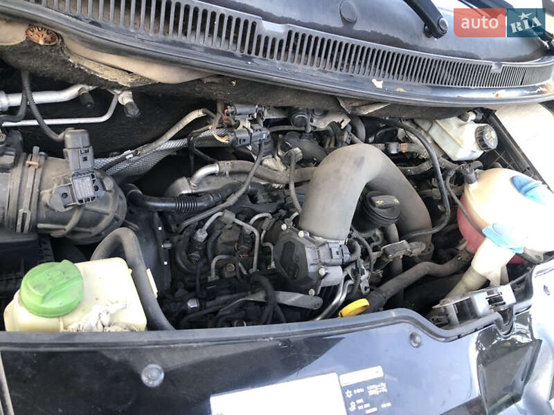 Volkswagen Caravelle 2013